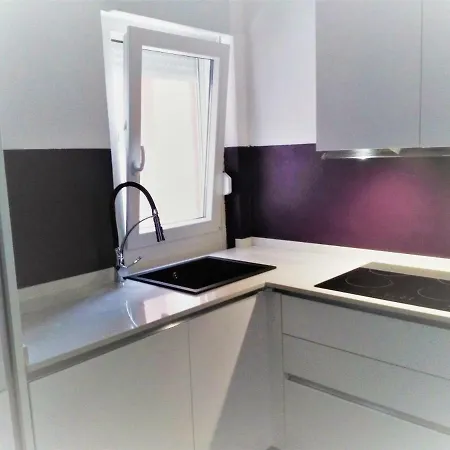 Laguna Apartment *