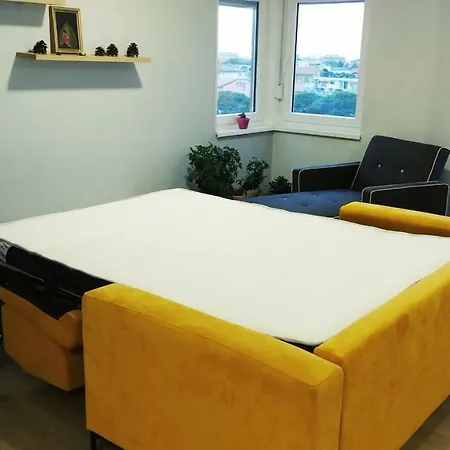 Laguna Apartment *