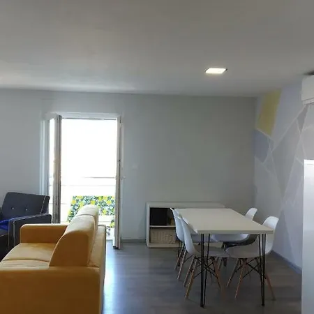 Laguna Apartment